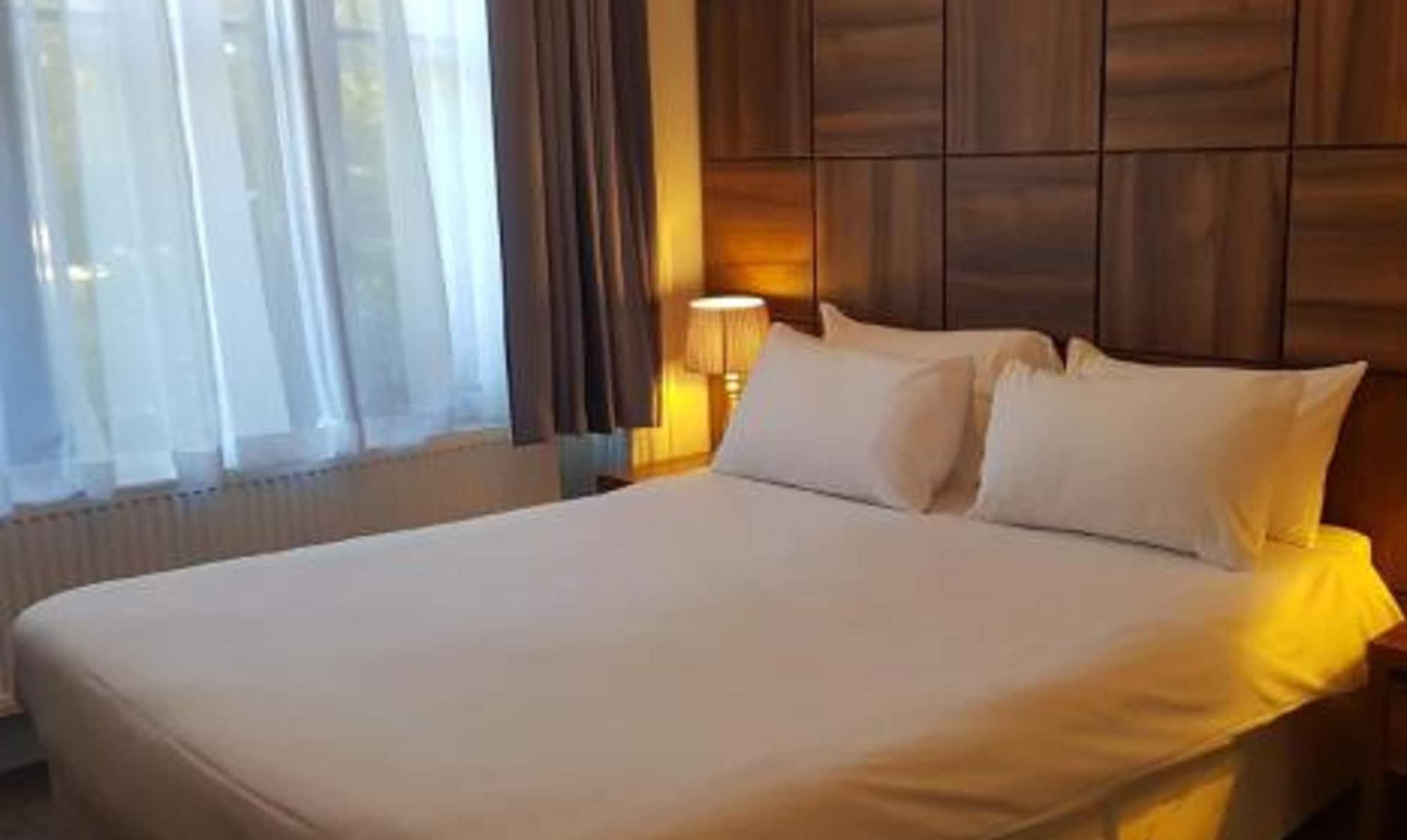 Stanhill Court Hotel, A Member Of Radisson Individuals Hotel Charlwood
