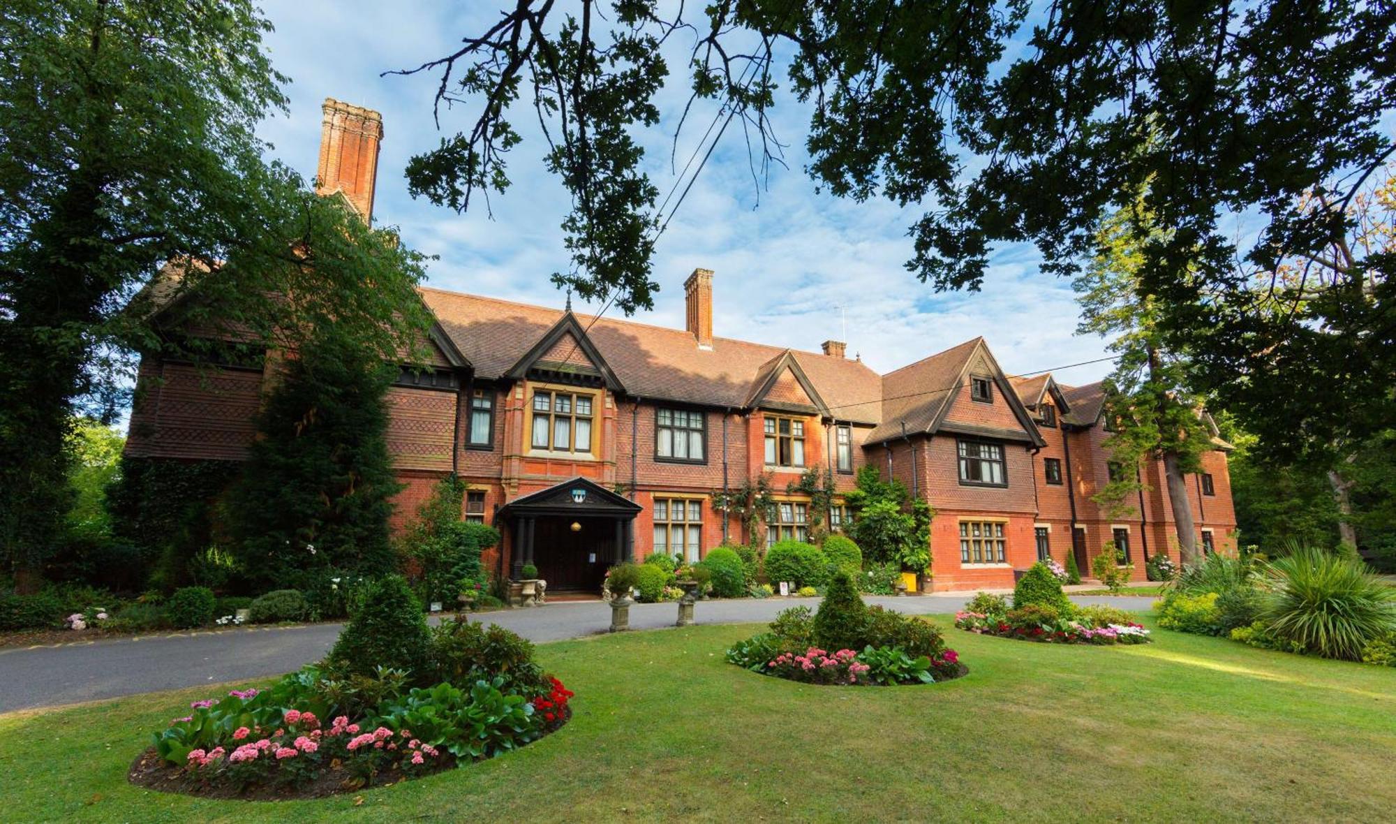 Hotel Stanhill Court Hotel, A Member Of Radisson Individuals 4*